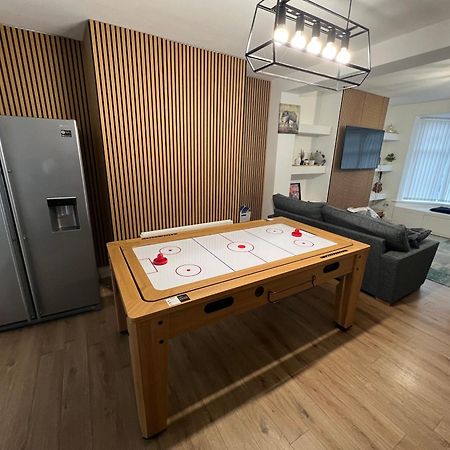 Numero Venti Aparthouse Wifi Parking Hot Tub นิวคาสเซิล อะพอน ไทน์ ภายนอก รูปภาพ