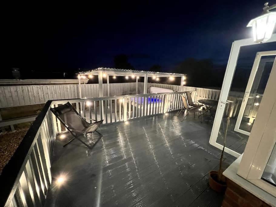 Numero Venti Aparthouse Wifi Parking Hot Tub นิวคาสเซิล อะพอน ไทน์ ภายนอก รูปภาพ