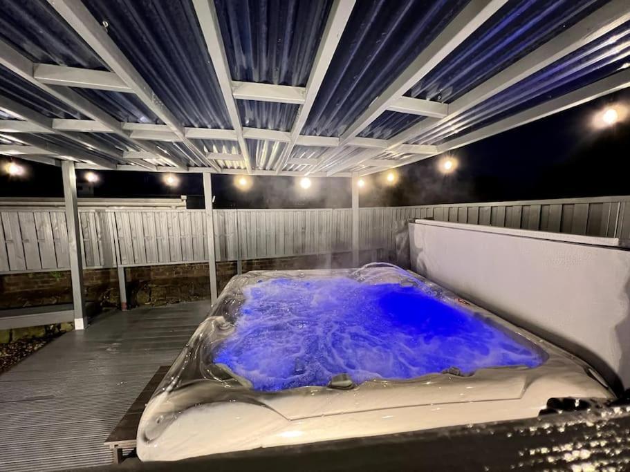 Numero Venti Aparthouse Wifi Parking Hot Tub นิวคาสเซิล อะพอน ไทน์ ภายนอก รูปภาพ