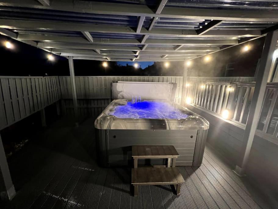 Numero Venti Aparthouse Wifi Parking Hot Tub นิวคาสเซิล อะพอน ไทน์ ภายนอก รูปภาพ